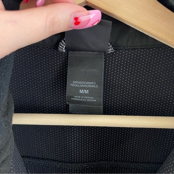 THE NORTH FACE Men’s TNF Black Fleece WindWall Mock Neck Sleeveless Vest - Picture 10 of 15